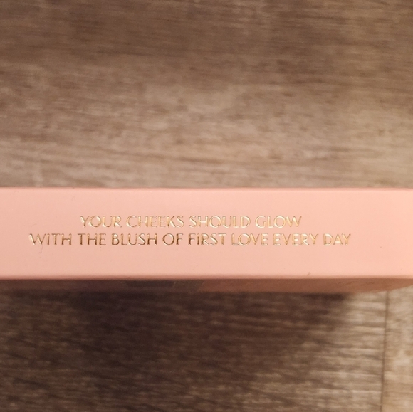 Charlotte Tilbury Cheek To Chic Swish and Pop Blusher- pillow talk inten… - Picture 5 of 6